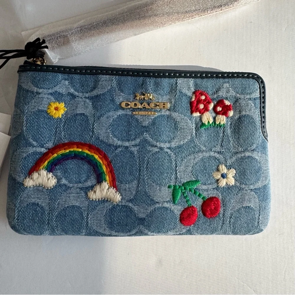 Coach CDF35 Corner Zip Wristlet Signature Denim Rainbow Indigo Multi NWT - Picture 6 of 16